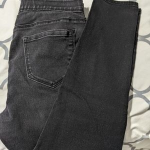 Stretchy black jeans/jeggings